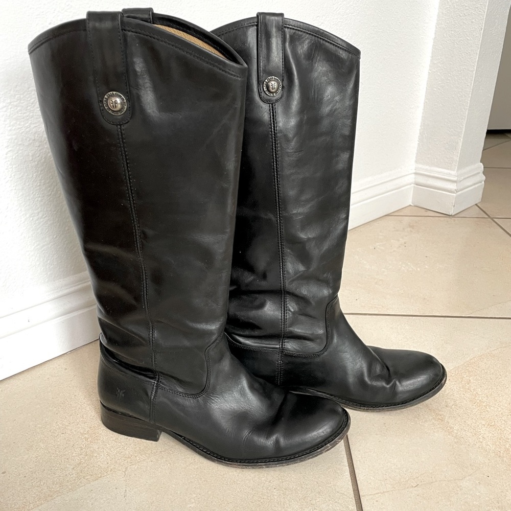 Frye Melissa button leather riding boot size 9.5